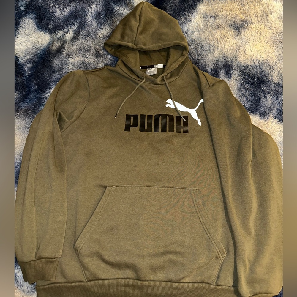 Puma Hoodie in a great color way🔥 Raza De Oro 🇲🇽
